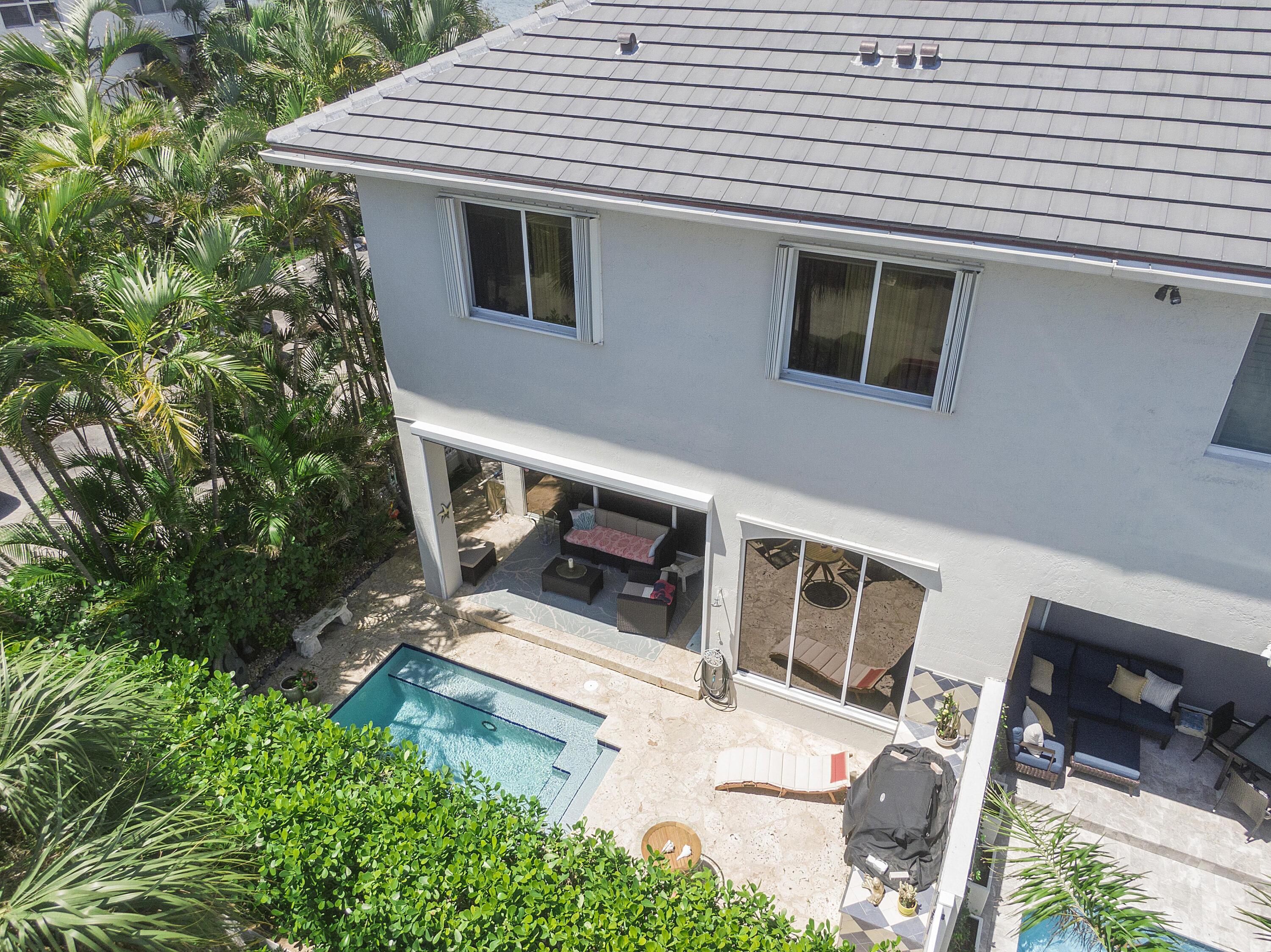 929 Sweetwater Lane Boca Raton, FL 33431 - Photo 3 of 34 929 Sweetwater Ln_16