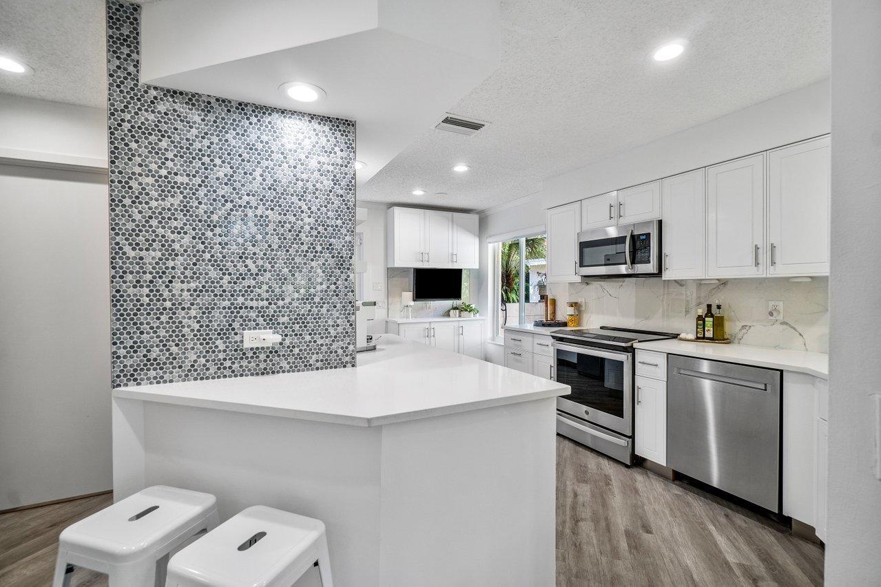 2017 Northwest 53rd Street Boca Raton, FL 33496 - Photo 13 of 51 013-2017Northwest53rdStreet-BocaRaton-FL