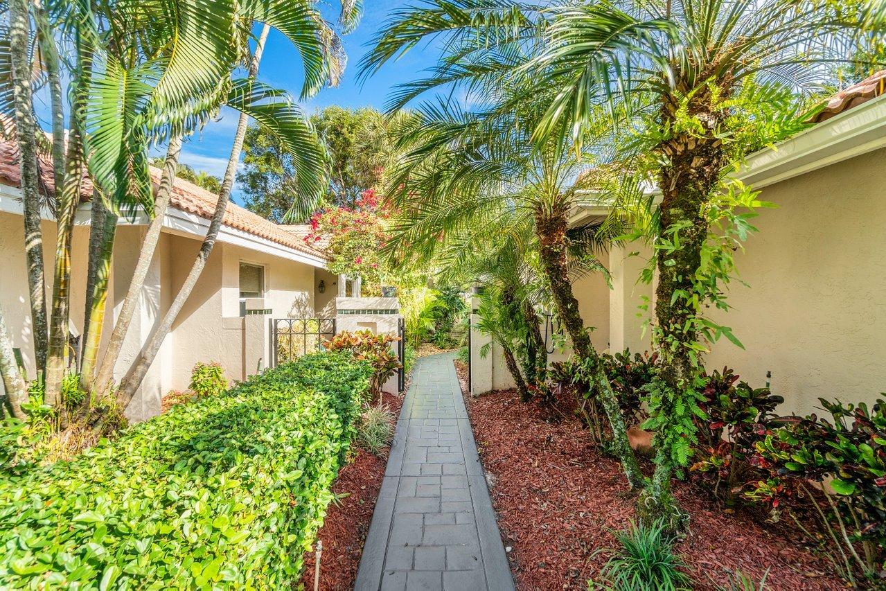 2017 Northwest 53rd Street Boca Raton, FL 33496 - Photo 4 of 51 004-2017Northwest53rdStreet-BocaRaton-FL