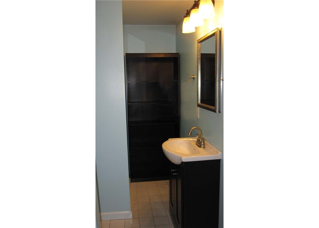 218 Main Street Scituate, RI 02831 - Photo 3 of 5 Owners unit Bath