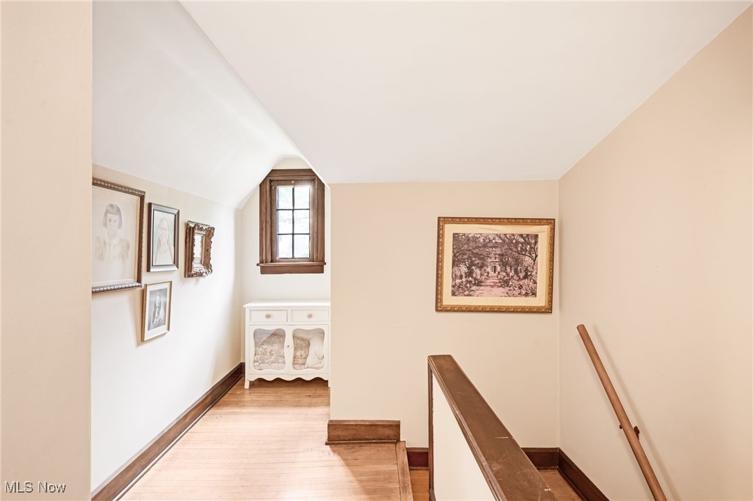 2576 South Taylor Road Cleveland Heights, OH 44118 - Photo 19 of 28