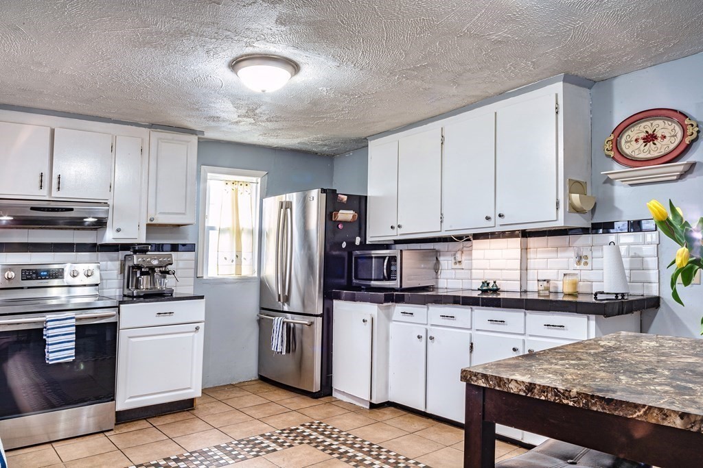 141 Brook Road Quincy, MA 02169 - Photo 12 of 38 Gallery Image 12