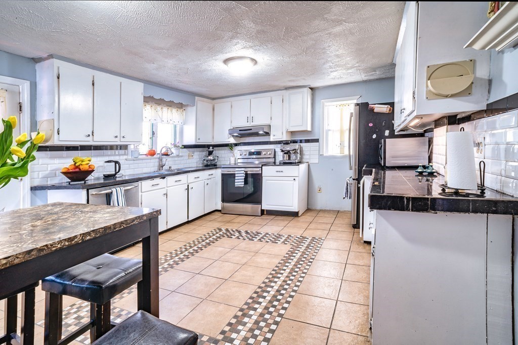 141 Brook Road Quincy, MA 02169 - Photo 15 of 38 Gallery Image 15