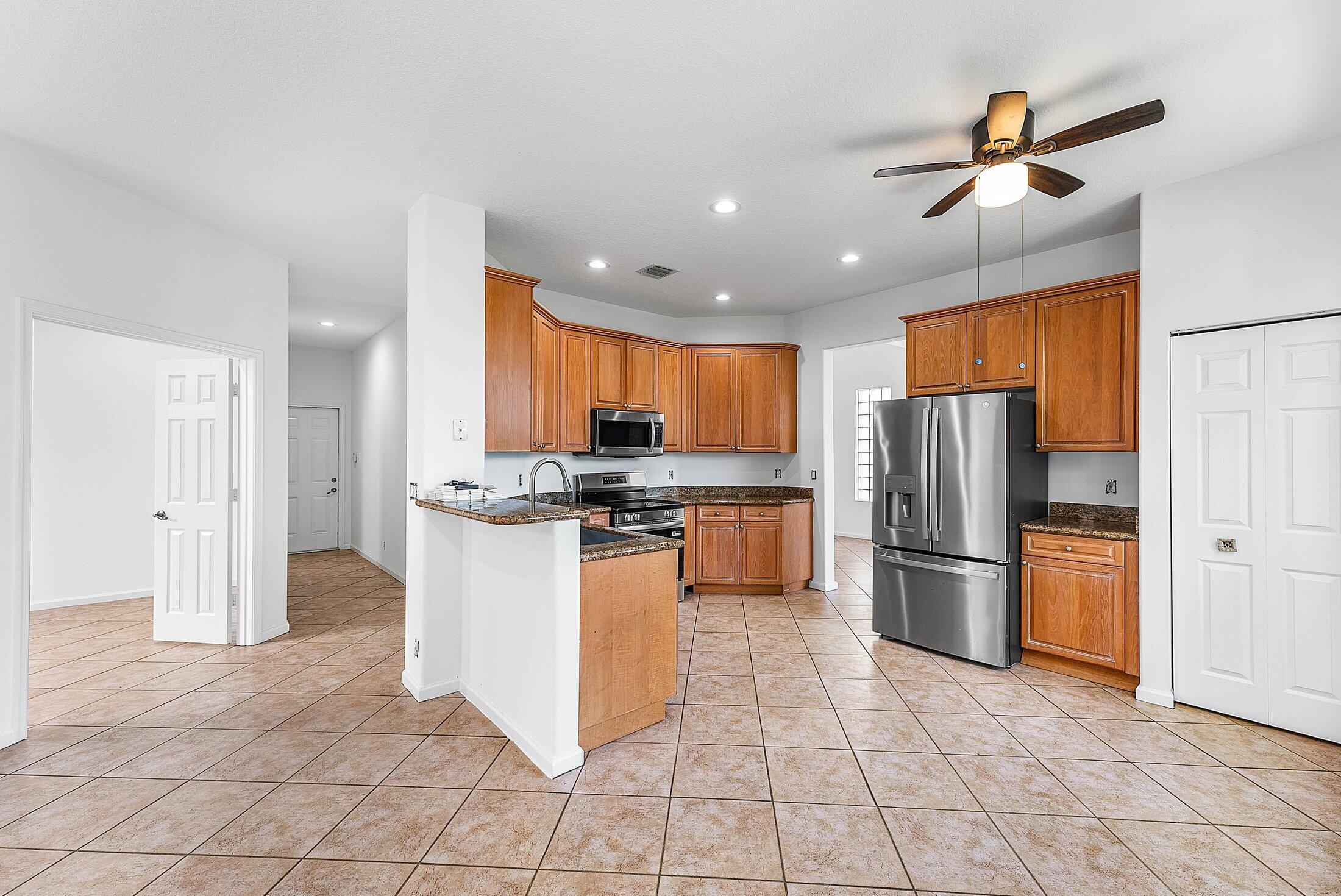 9724 Vineyard Court Boca Raton, FL 33428 - Photo 13 of 56 013-9724VineyardCourt-BocaRaton-FL-33428