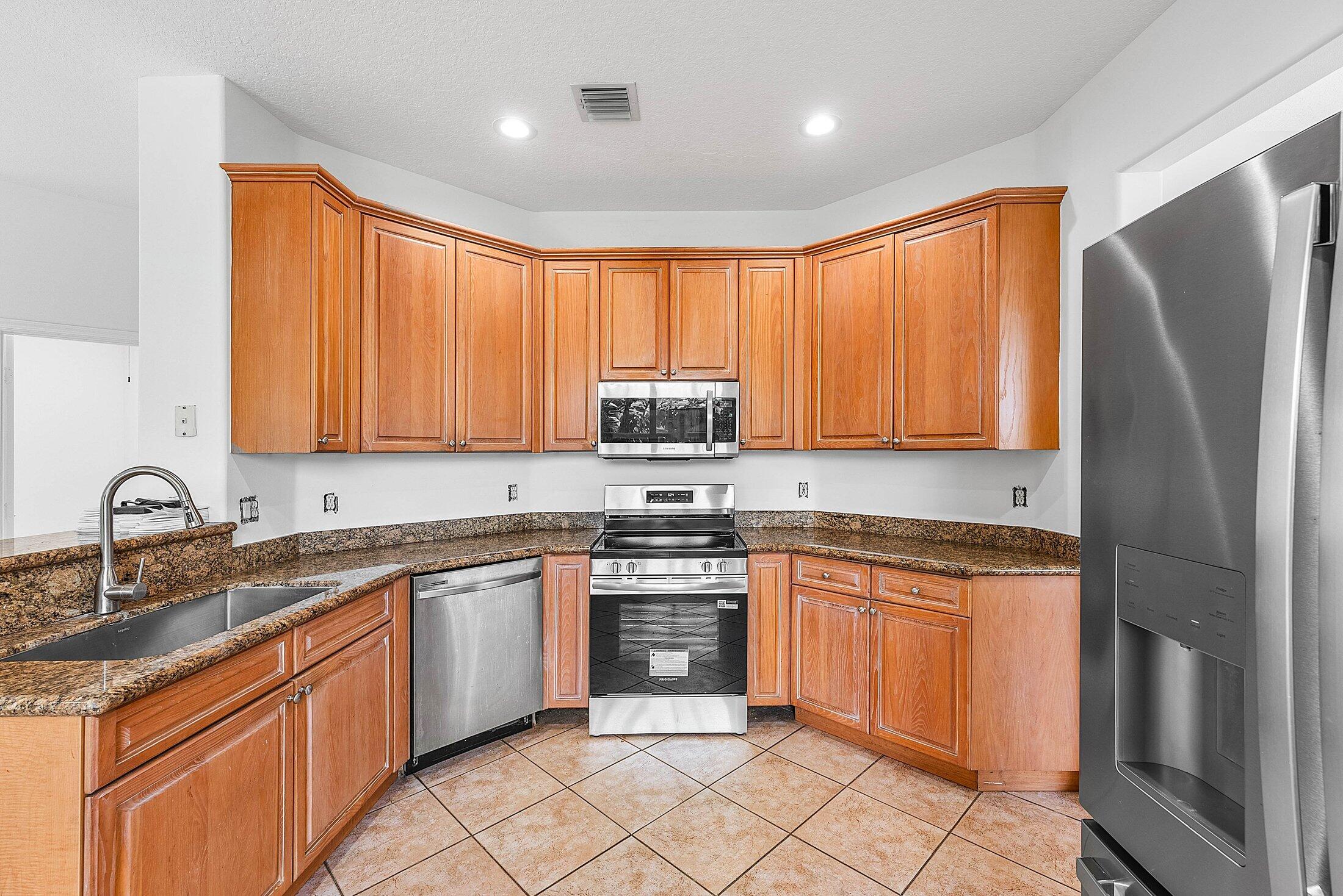 9724 Vineyard Court Boca Raton, FL 33428 - Photo 15 of 56 015-9724VineyardCourt-BocaRaton-FL-33428