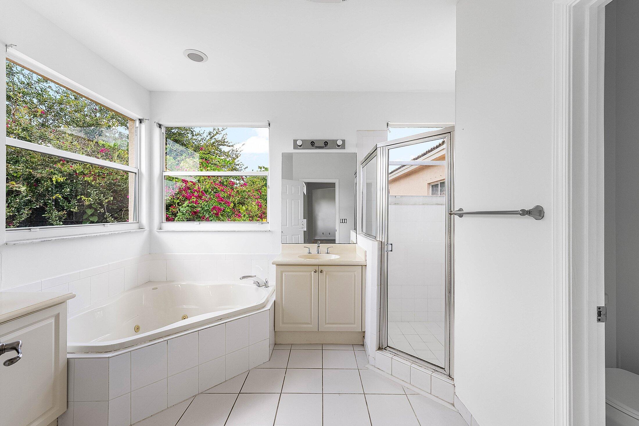 9724 Vineyard Court Boca Raton, FL 33428 - Photo 29 of 56 Primary Bath