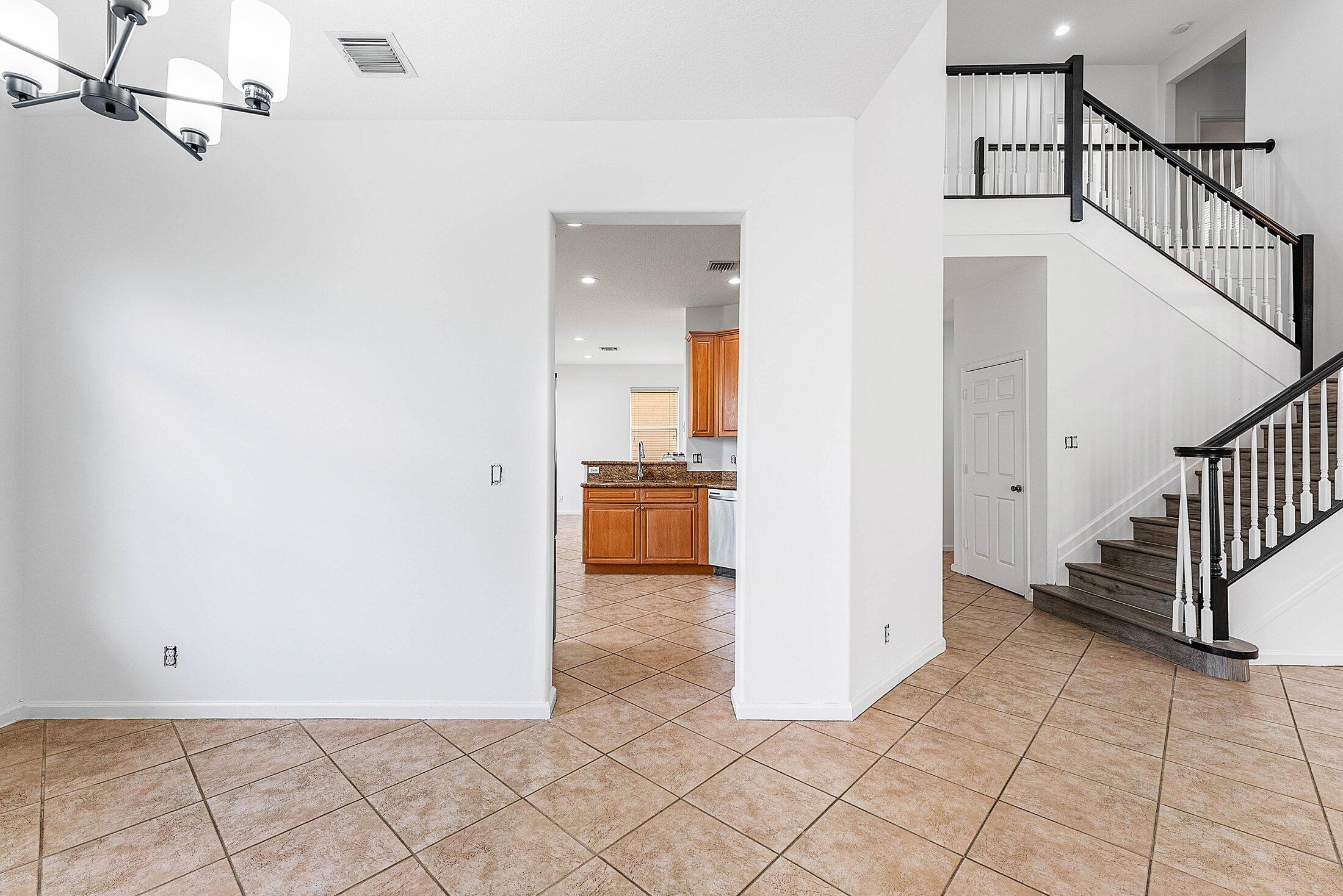 9724 Vineyard Court Boca Raton, FL 33428 - Photo 10 of 56 010-9724VineyardCourt-BocaRaton-FL-33428