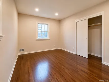$7,000 | 4 Susan Court, White Plains, NY 10605