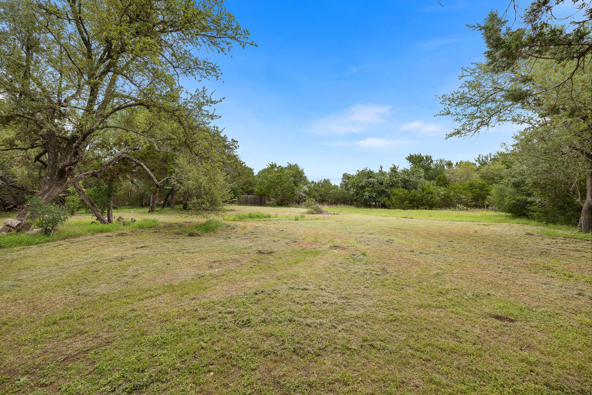 136 Valley View Road Georgetown, TX 78633 - Photo 36 of 40 Though it looks and feels like you are in the country, it is just 6 minutes to the new Sprouts, HomeGoods, and Marshalls. There are two HEB locations nearby (Ronald Reagan & Williams / DB Woods & Williams) and only 4 minutes to Randalls!