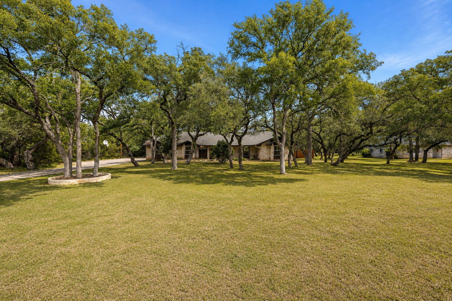 136 Valley View Road Georgetown, TX 78633 - Photo 7 of 40 A beautiful property to arrive home to!