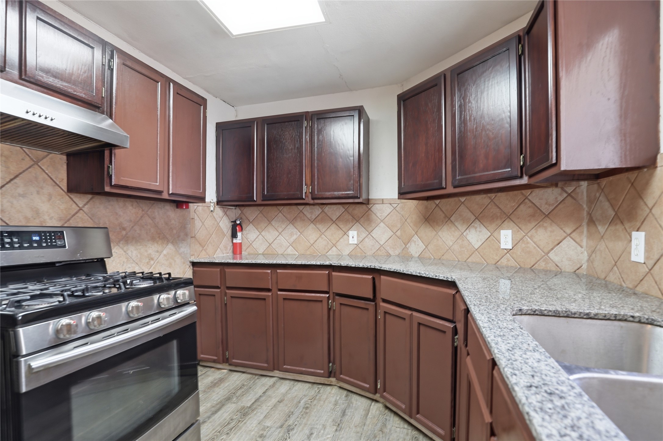 915 Vargas Road Austin, TX 78741 - Photo 10 of 29