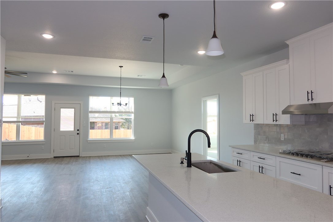2010 Reagan Court Bryan, TX 77802 - Photo 4 of 19