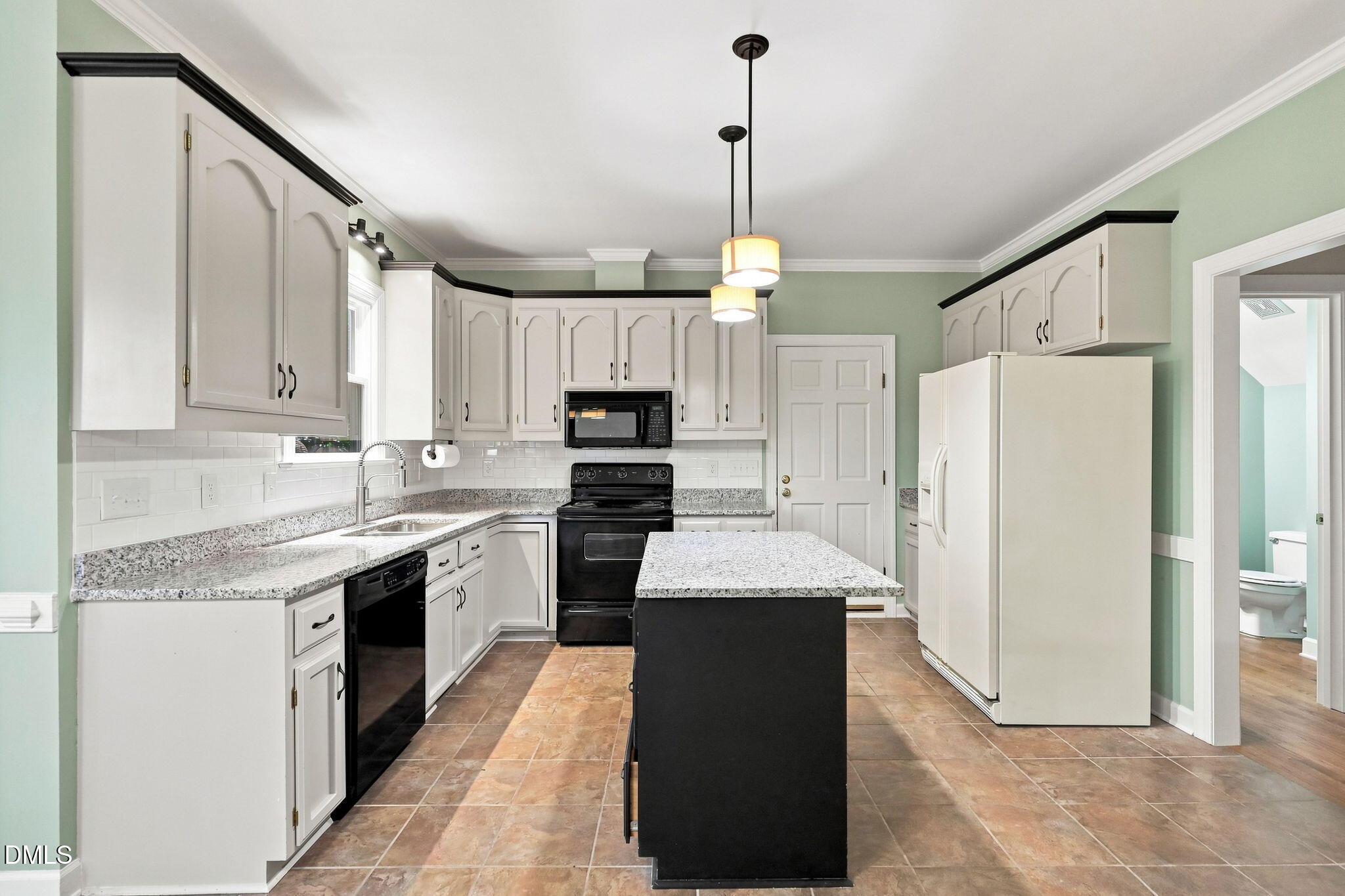12204 Warwickshire Way Raleigh, NC 27613 - Photo 21 of 56 21-web-or-mls-IMG_2800_Edit