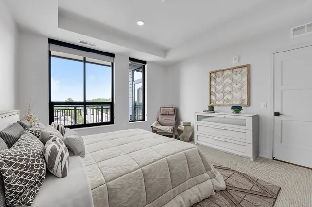 $9,995 | 3012 Excelsior Boulevard, Unit 804, Minneapolis, MN 55416