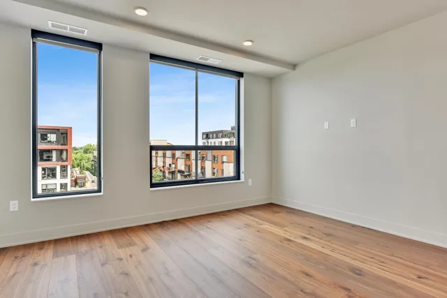 $9,995 | 3012 Excelsior Boulevard, Unit 804, Minneapolis, MN 55416