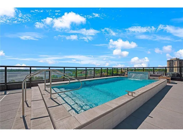 $9,995 | 3012 Excelsior Boulevard, Unit 804, Minneapolis, MN 55416