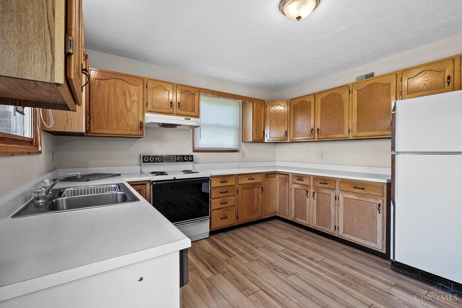 6428 Thompson Road Cincinnati, OH 45247 - Photo 14 of 62