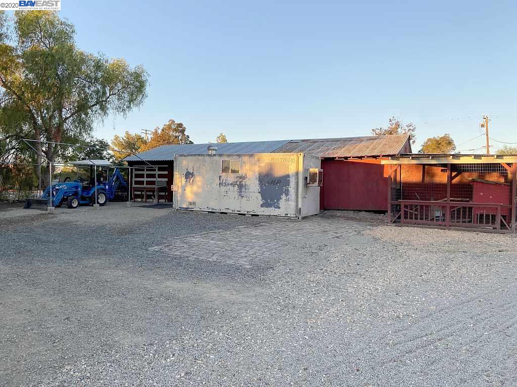 19420 West Grant Line Road Tracy, CA 95391 - Photo 25 of 28 Gallery Image 25
