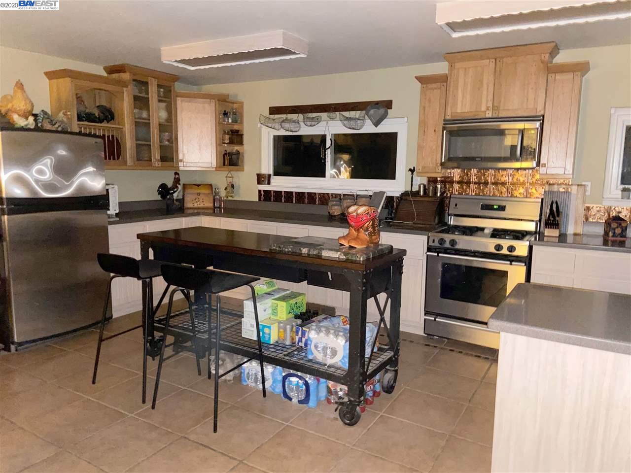 19420 West Grant Line Road Tracy, CA 95391 - Photo 5 of 28 Gallery Image 5