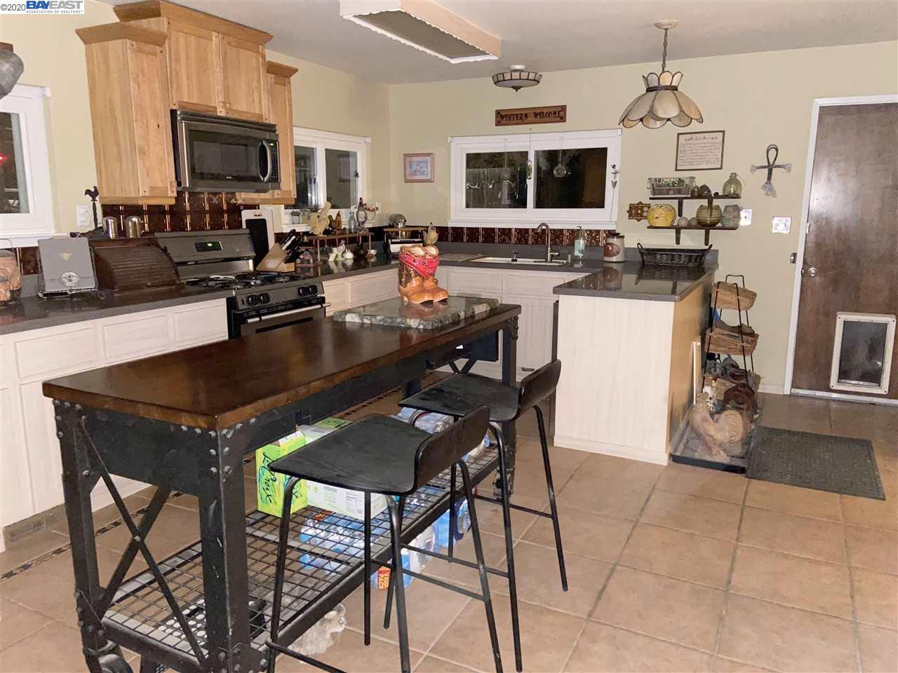 19420 West Grant Line Road Tracy, CA 95391 - Photo 7 of 28 Gallery Image 7
