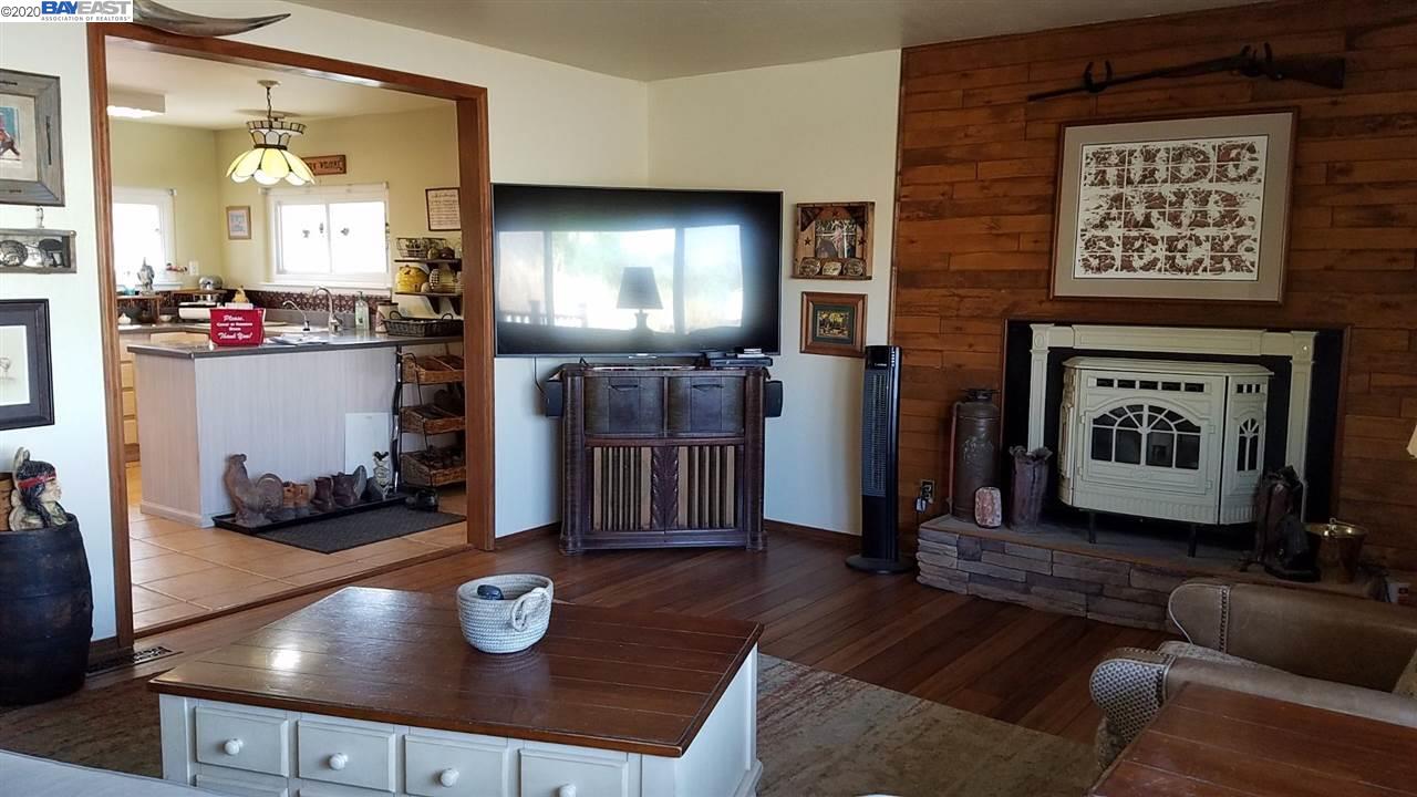 19420 West Grant Line Road Tracy, CA 95391 - Photo 9 of 28 Gallery Image 9