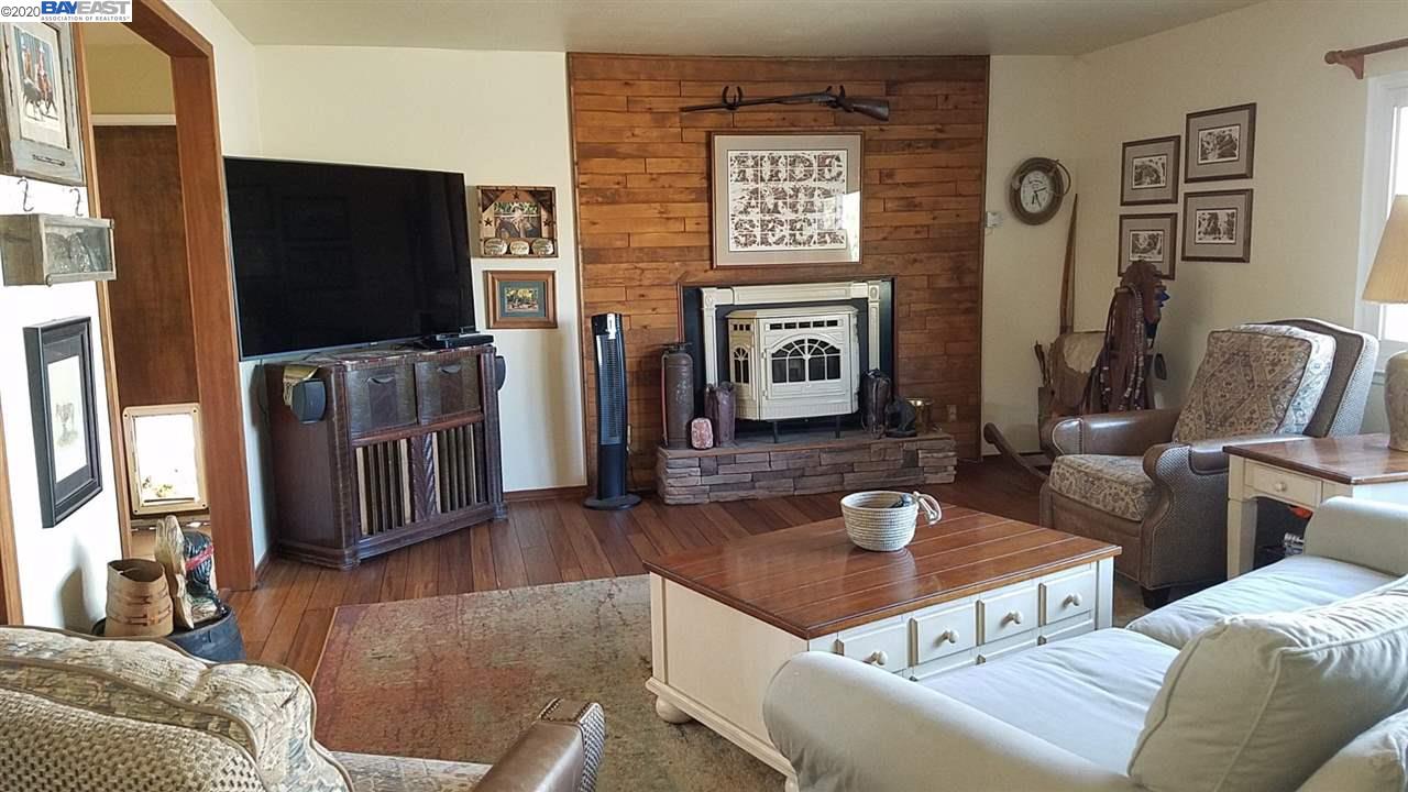 19420 West Grant Line Road Tracy, CA 95391 - Photo 10 of 28 Gallery Image 10