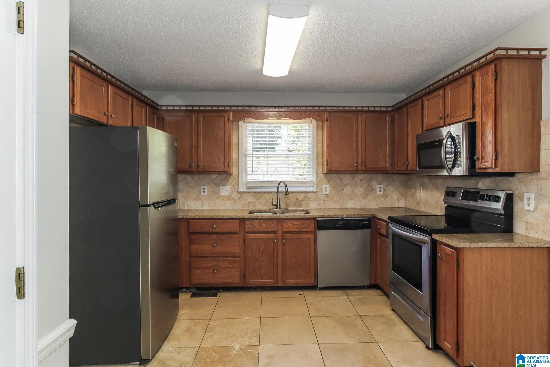 1102 Walnut Circle Alabaster, AL 35007 - Photo 5 of 23