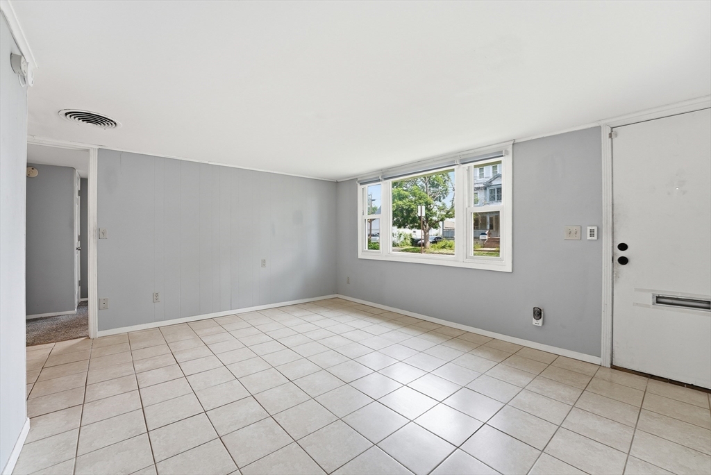 165 Hampden Street Springfield, MA 01151 - Photo 11 of 41
