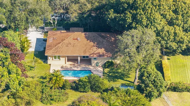 $1,899,000 | 13550 Southwest 82nd Avenue, Pinecrest, FL 33156