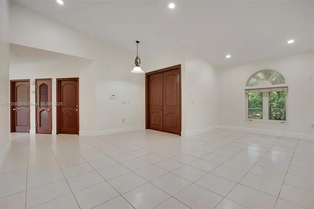 $1,899,000 | 13550 Southwest 82nd Avenue, Pinecrest, FL 33156