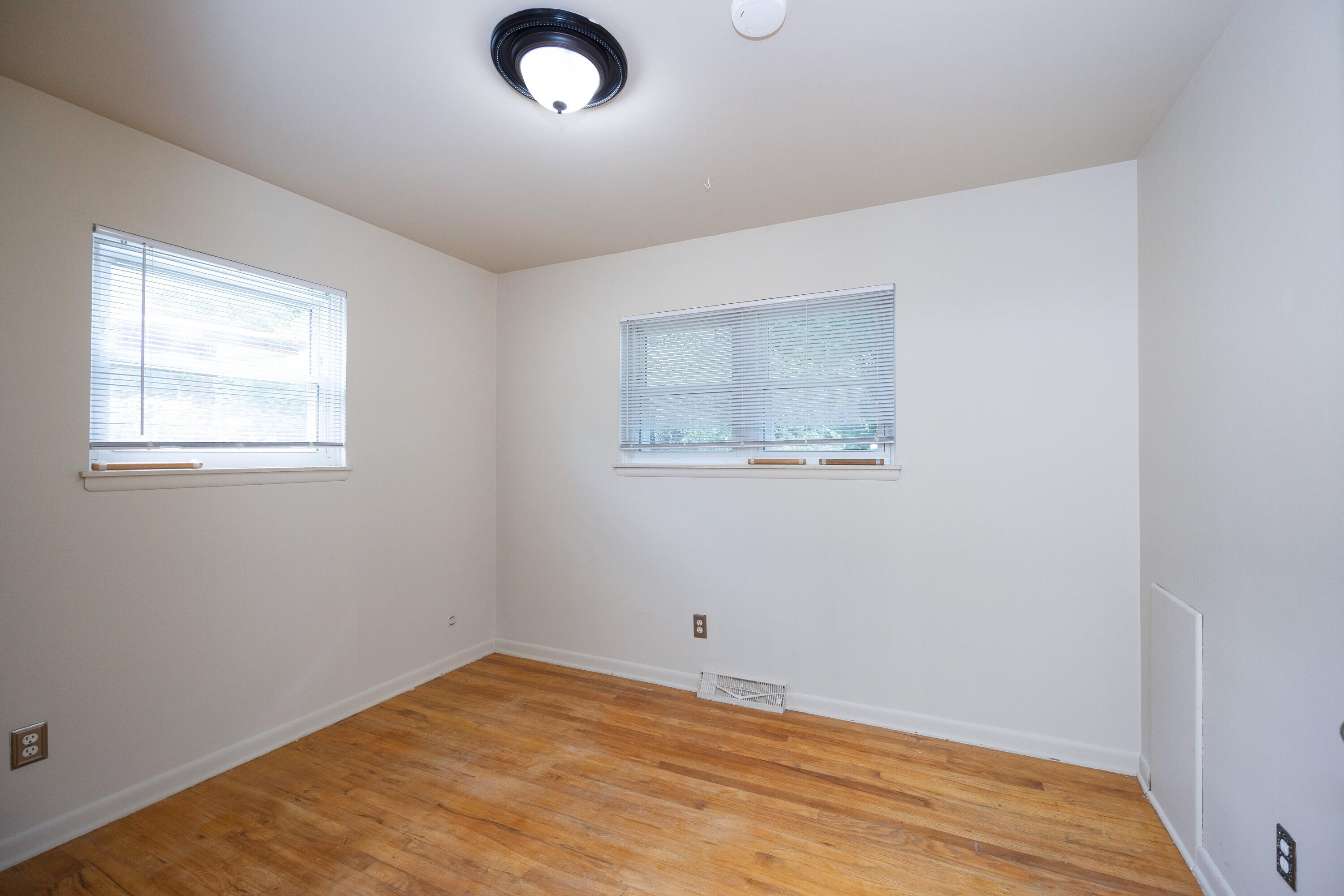 1031 North Maple Road Ann Arbor, MI 48103 - Photo 11 of 36 00__12