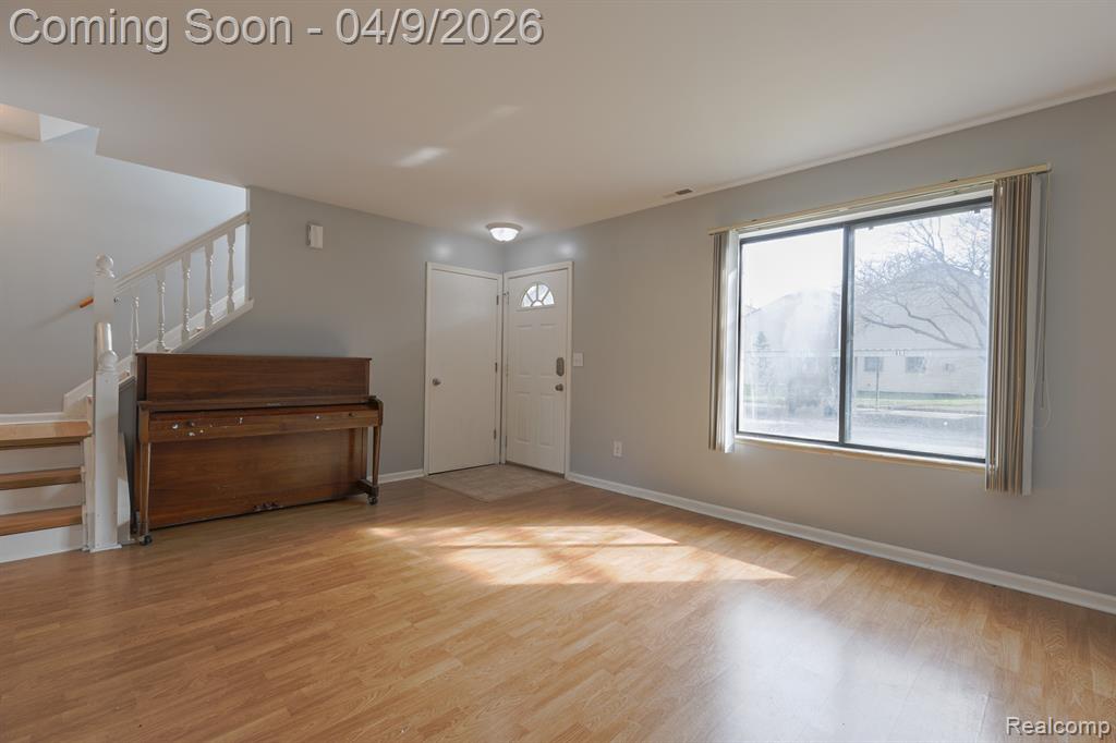 1654 River View Drive Rochester, MI 48309 - Photo 3 of 25