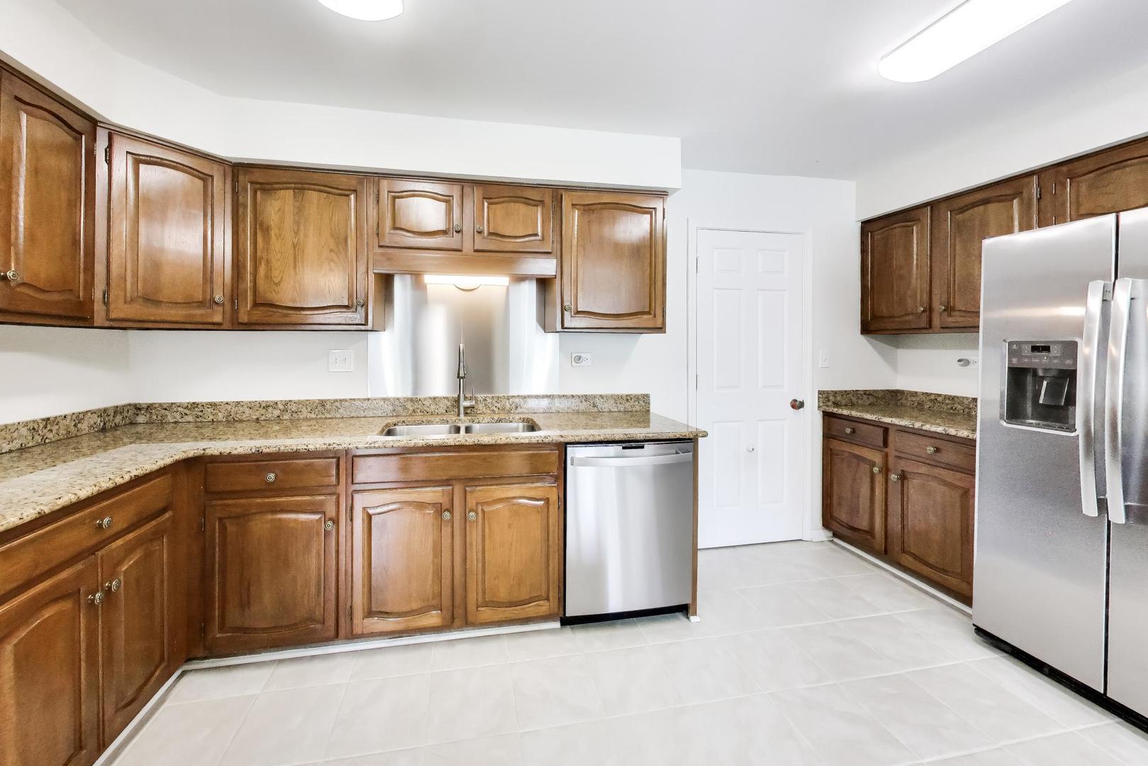 3860 Mission Hills Road, Unit 416 Northbrook, IL 60062 - Photo 12 of 30