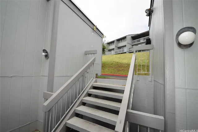 $2,700 | 98-1467 Kaahumanu Street, Unit D, Aiea, HI 96701