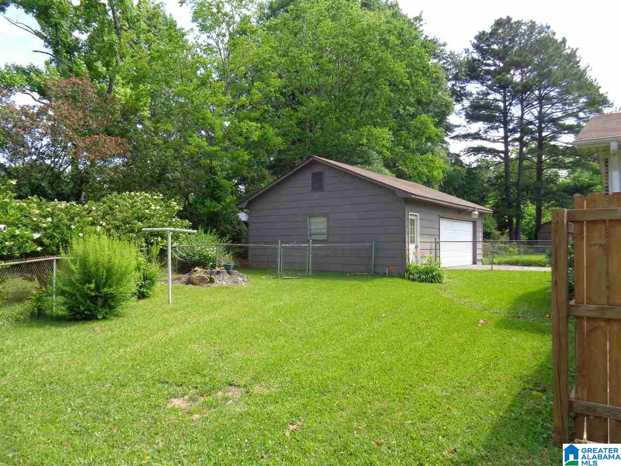 320 Ivy Avenue Bessemer, AL 35023 - Photo 7 of 24