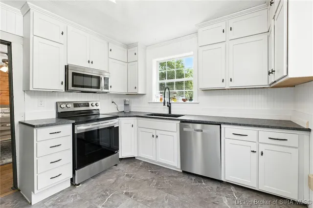 $259,000 | 3745 Crandall Lanesville Road Northeast, Lanesville, IN 47136