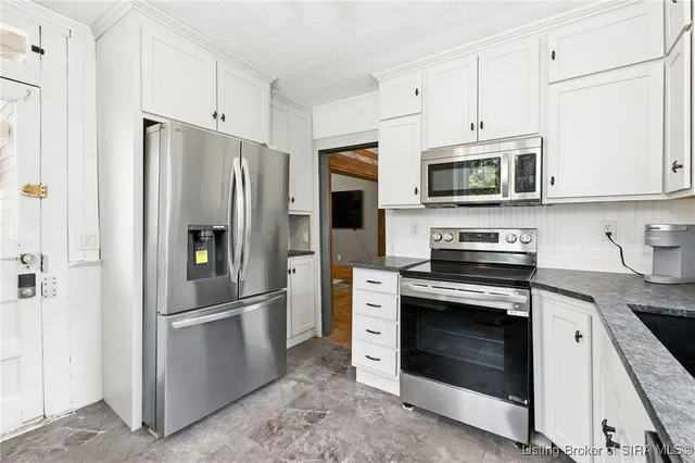 $259,000 | 3745 Crandall Lanesville Road Northeast, Lanesville, IN 47136