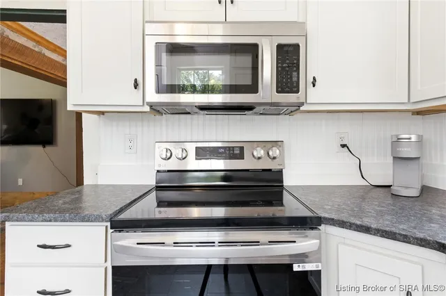 $259,000 | 3745 Crandall Lanesville Road Northeast, Lanesville, IN 47136