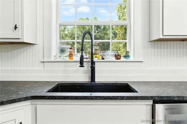 $259,000 | 3745 Crandall Lanesville Road Northeast, Lanesville, IN 47136