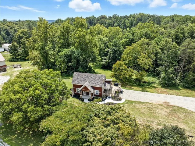 $259,000 | 3745 Crandall Lanesville Road Northeast, Lanesville, IN 47136