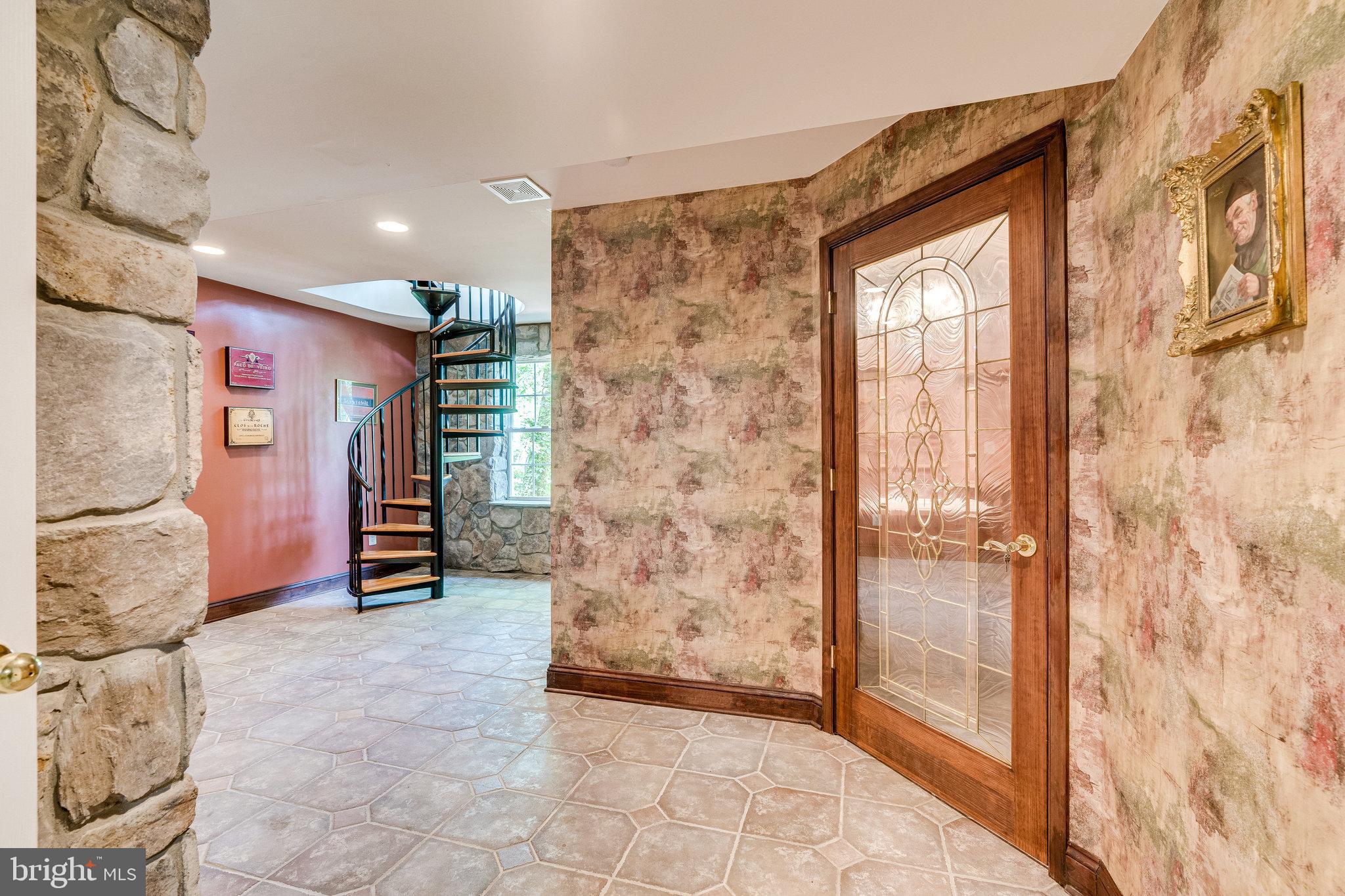 2860 Hill Road Vienna, VA 22181 - Photo 38 of 51 Gallery Image 38