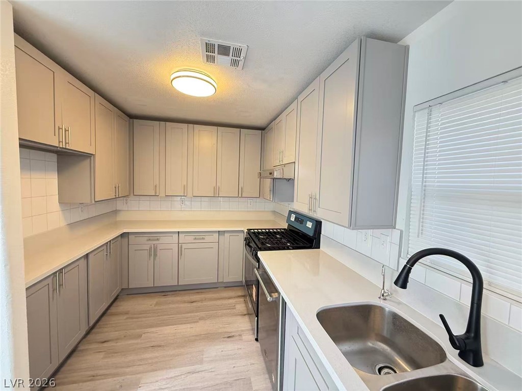 8473 Opal Splendor Avenue Las Vegas, NV 89147 - Photo 2 of 11