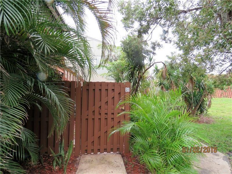 32 Crossings Circle, Unit E Boynton Beach, FL 33435 - Photo 1 of 11 Front of House
