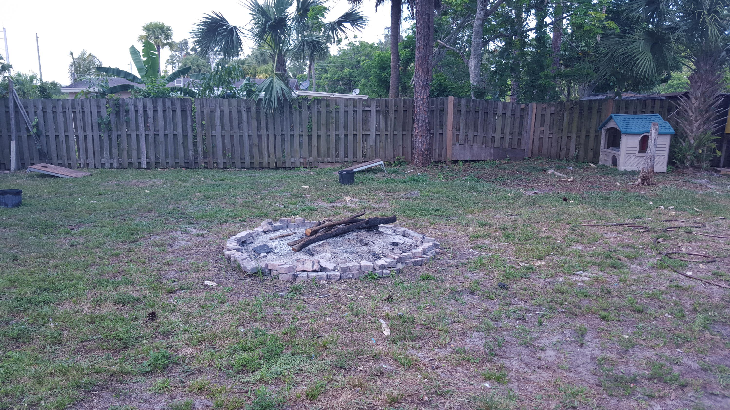 6459 Bischoff Road West Palm Beach, FL 33413 - Photo 5 of 12 a view of a backyard with wooden fence