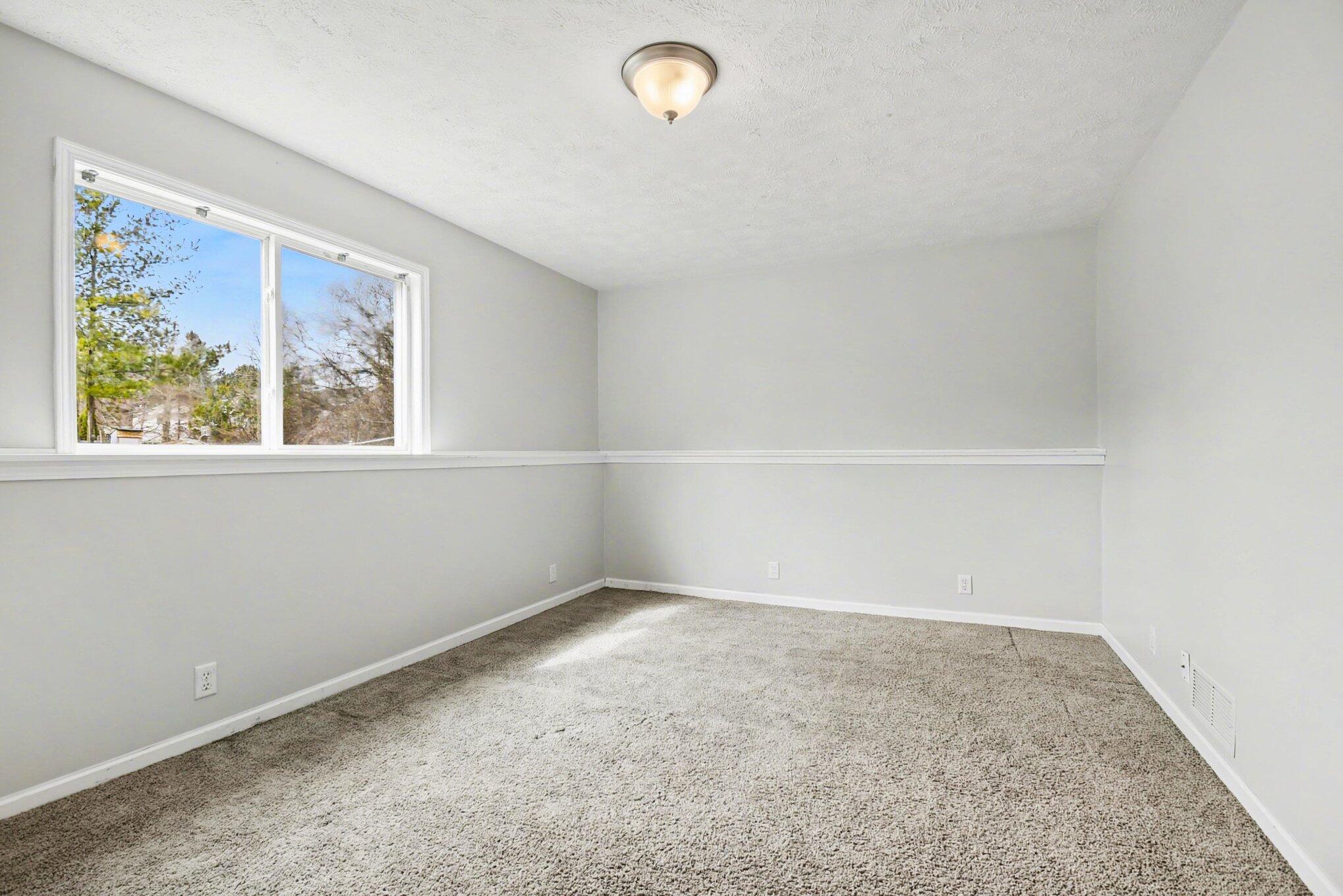 5151 Taylor Ridge Drive Southeast Kentwood, MI 49512 - Photo 15 of 27 015_file_8605