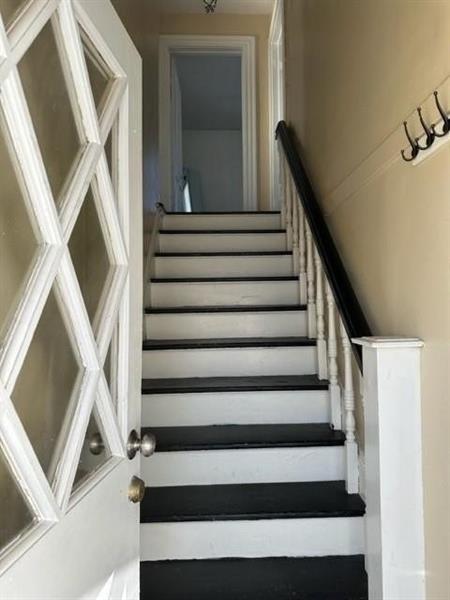 213 Franklin Street, Unit 2 Ligonier, PA 15658 - Photo 4 of 27 a view of entryway