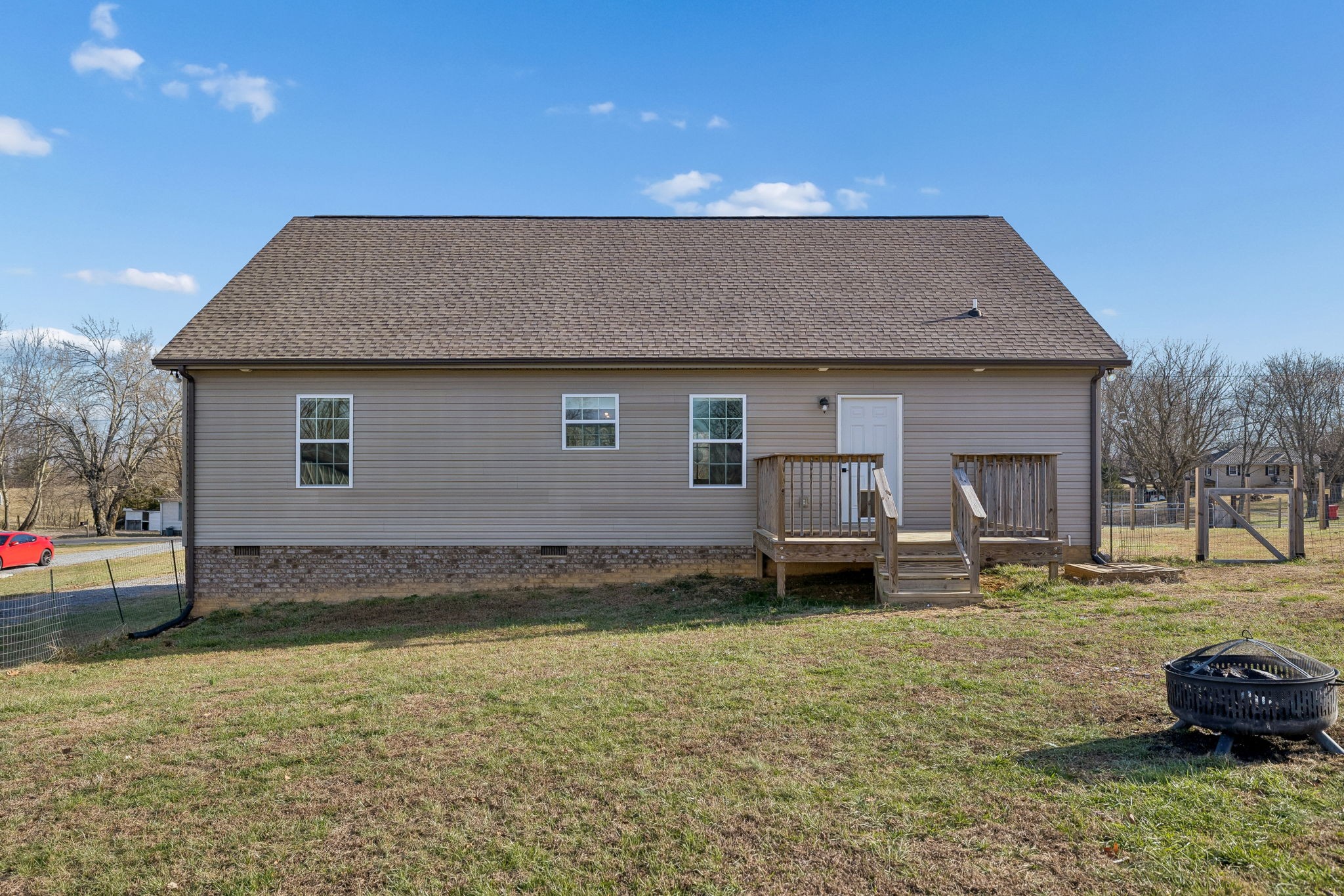 1521 Wixtown Road Westmoreland, TN 37186 - Photo 28 of 33 a front view of a house with a yard