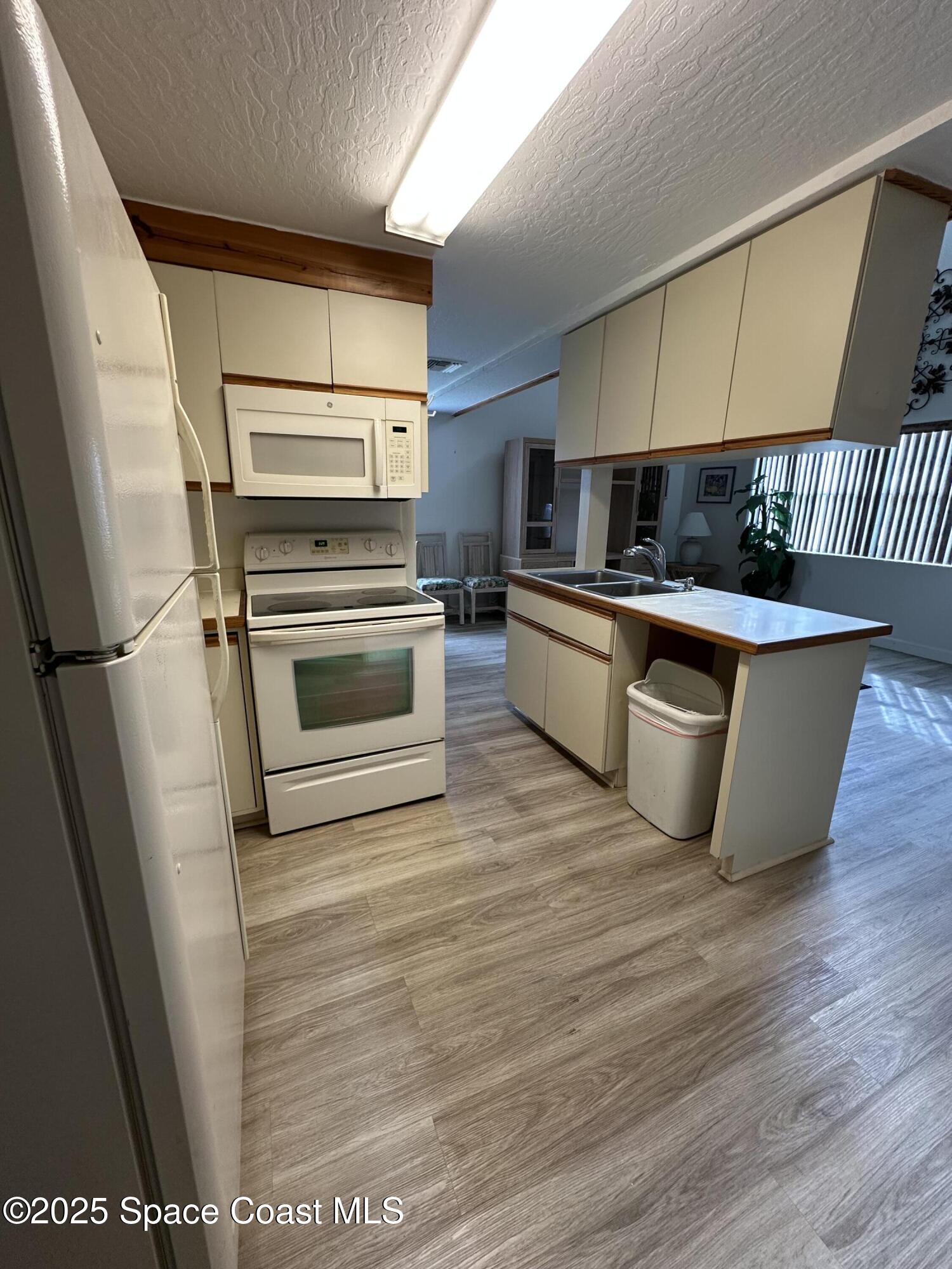 8520 Highway 1, Unit H1 Micco, FL 32976 - Photo 6 of 24 kitchen