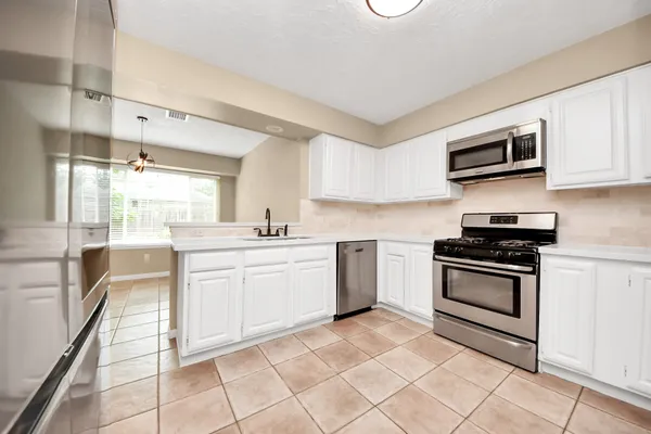 $2,400 | 3834 Carya Circle, Sugar Land, TX 77479