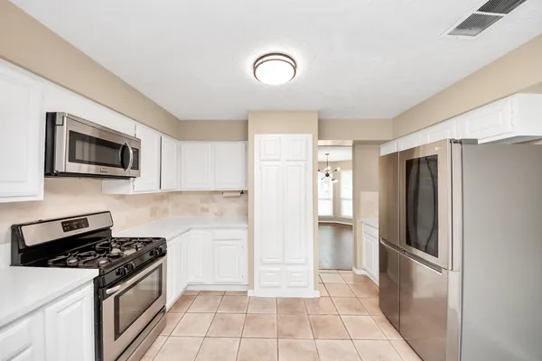 $2,400 | 3834 Carya Circle, Sugar Land, TX 77479